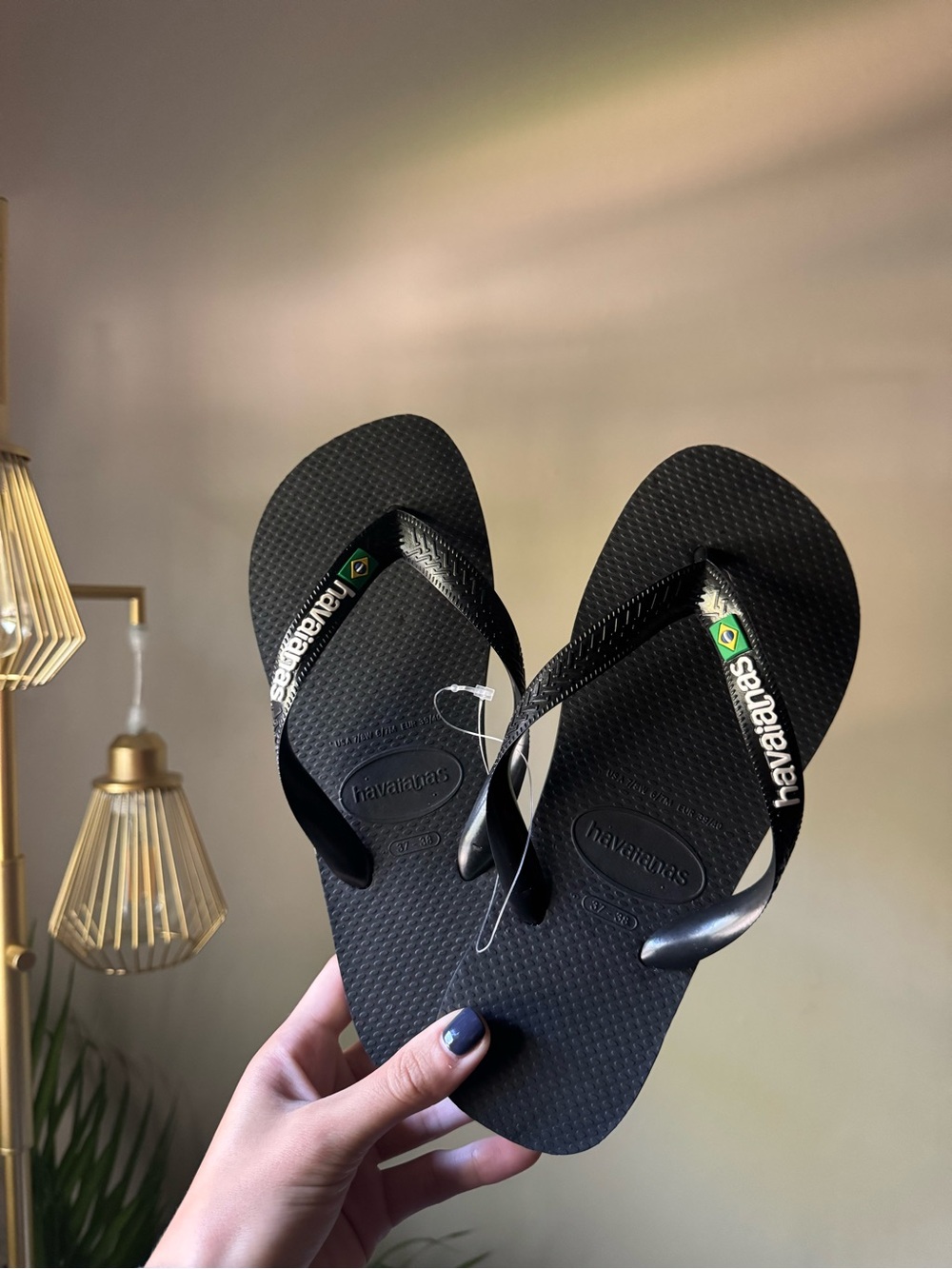 NWT Havaianas Women's Brazil Logo Flip Flop Sandals